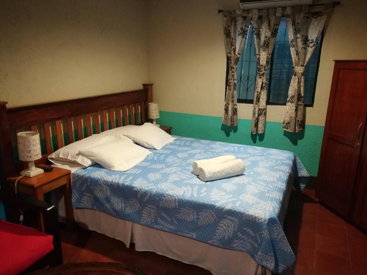Hostal Harvest House Леон Екстер'єр фото