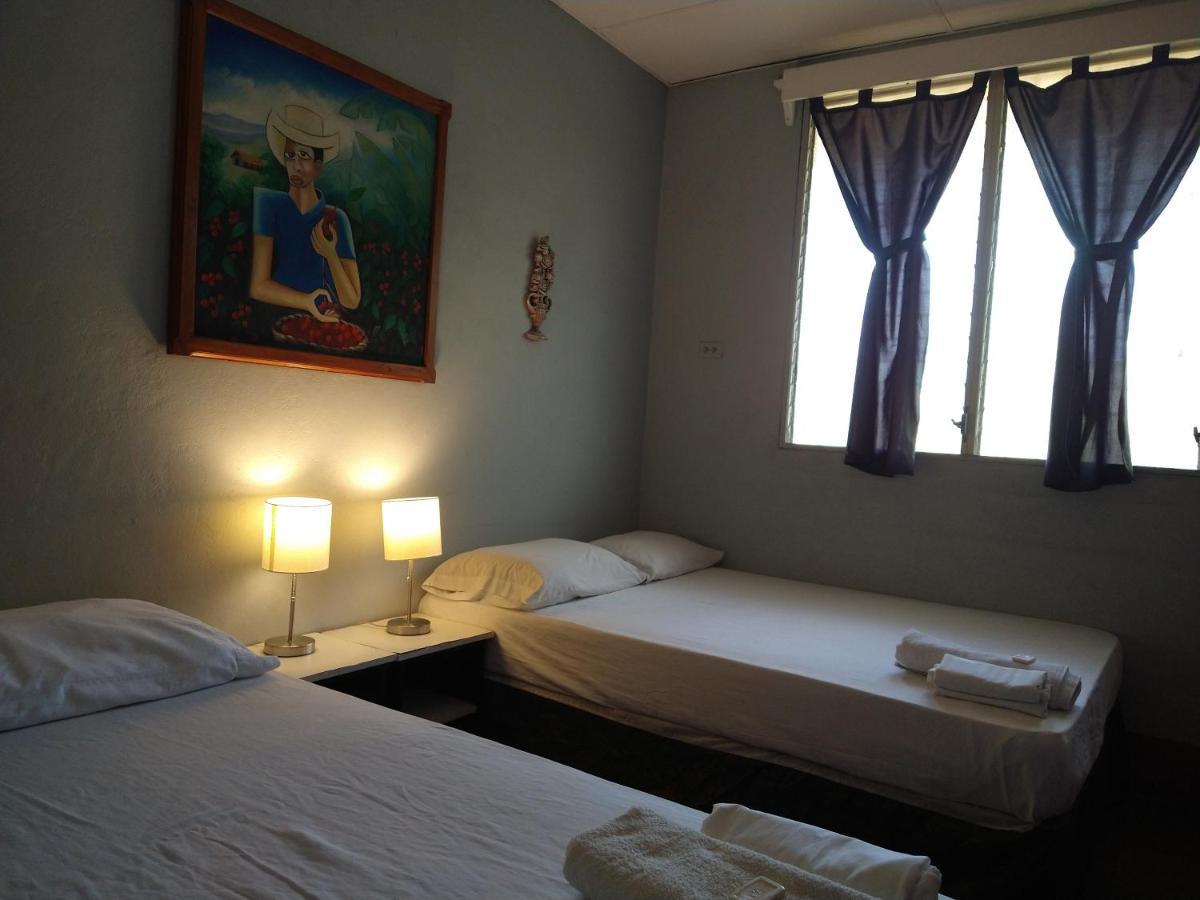 Hostal Harvest House Леон Екстер'єр фото